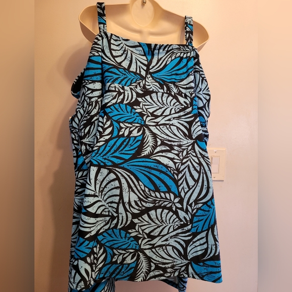 Swimsuits for all plus size - Picture 5 of 6